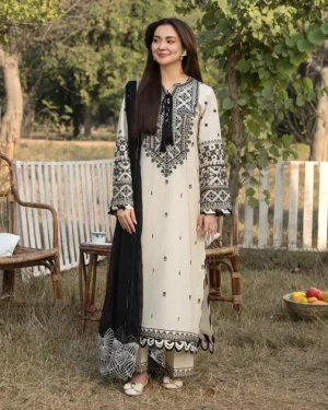 QALAMQAR Dhanak Suit – Premium Winter Embroidered Collection